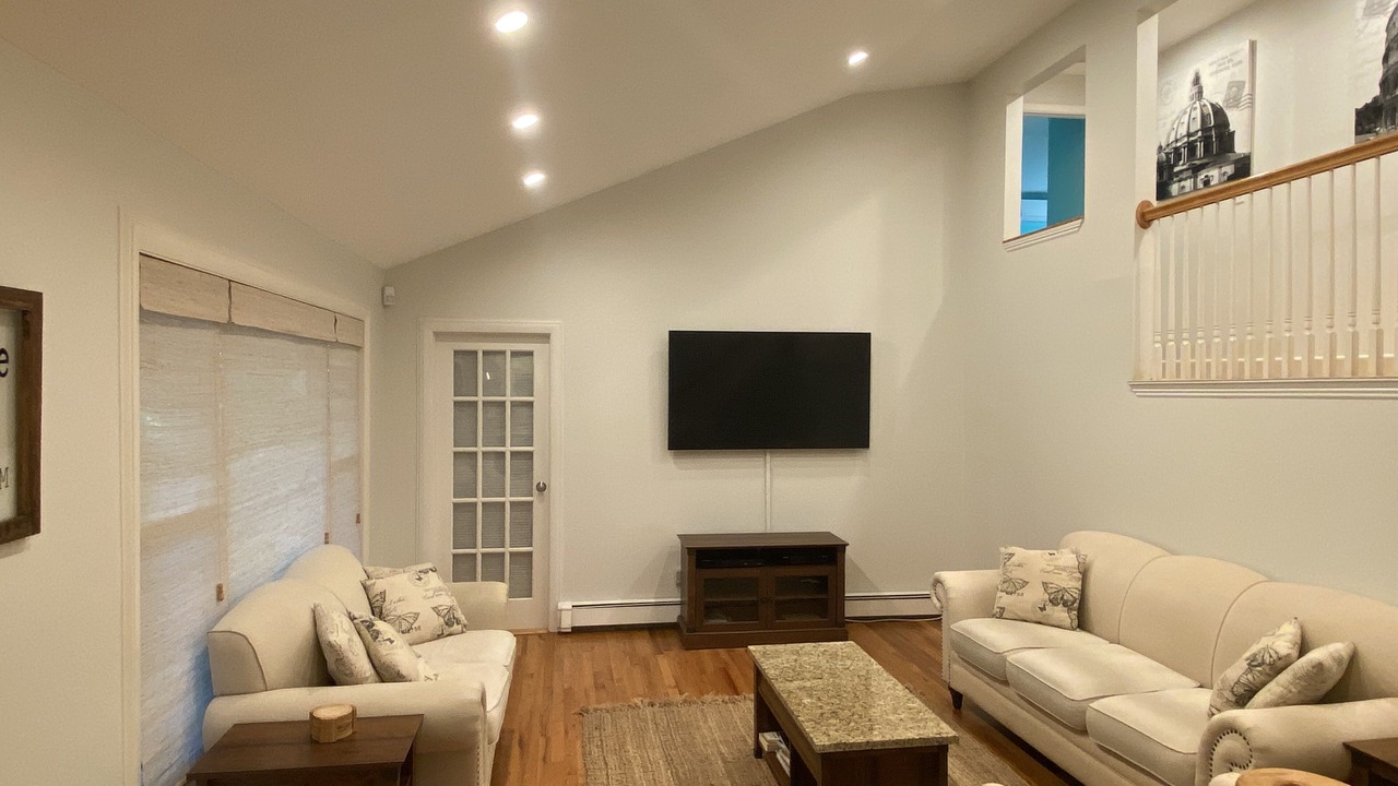 Photo of Bedroom in Wainscott Woods
