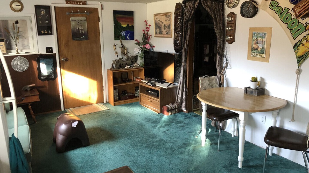 Photo of Livingroom in Robson