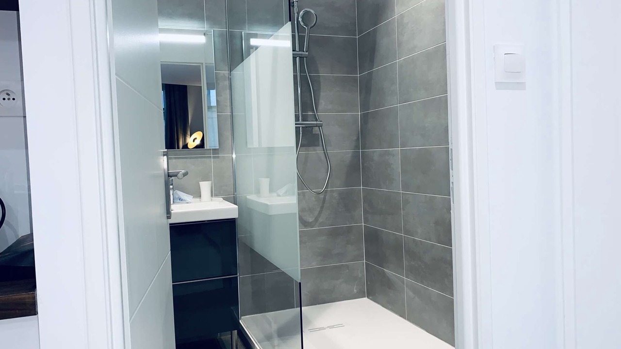 Photo of Bathroom in Avignon City Centre