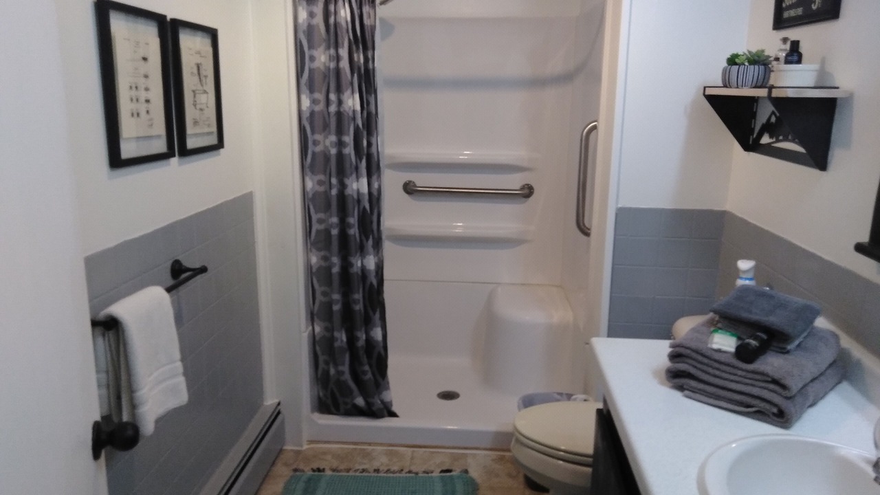 Photo of Bathroom in Mohawk