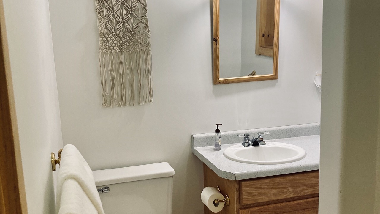 Photo of Bathroom in Teasdale