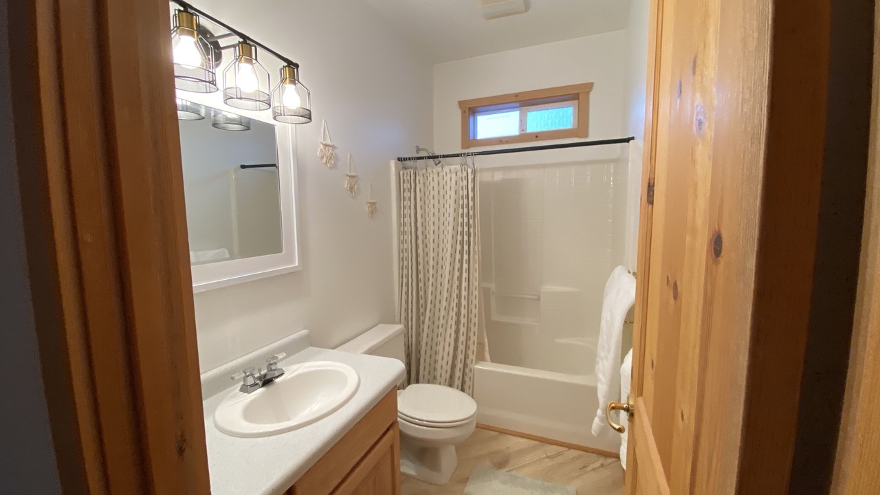 Photo of Bathroom in Teasdale