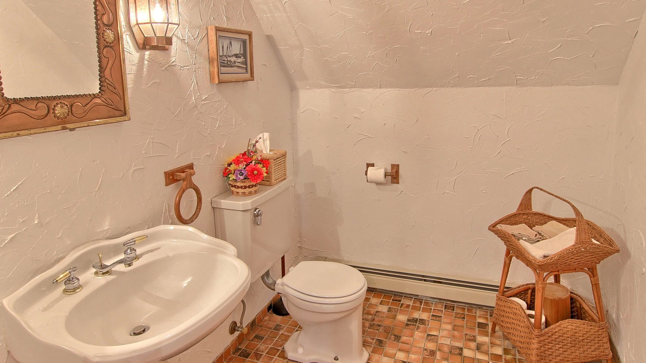 Photo of Bathroom in Mayfield