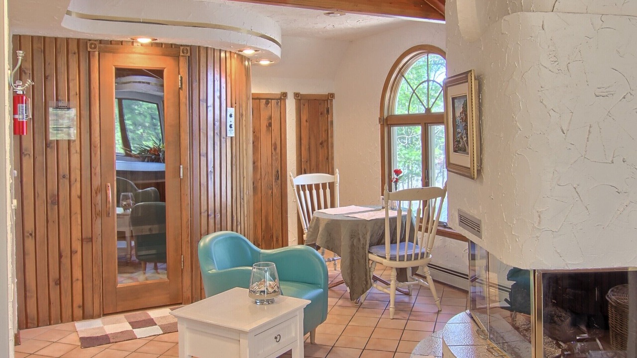 Photo of Livingroom in Mayfield