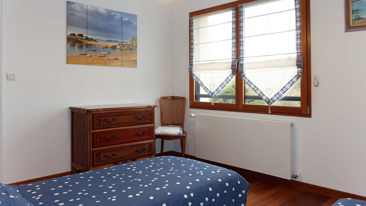 Photo of Bedroom in Saint-Michel-en-Greve
