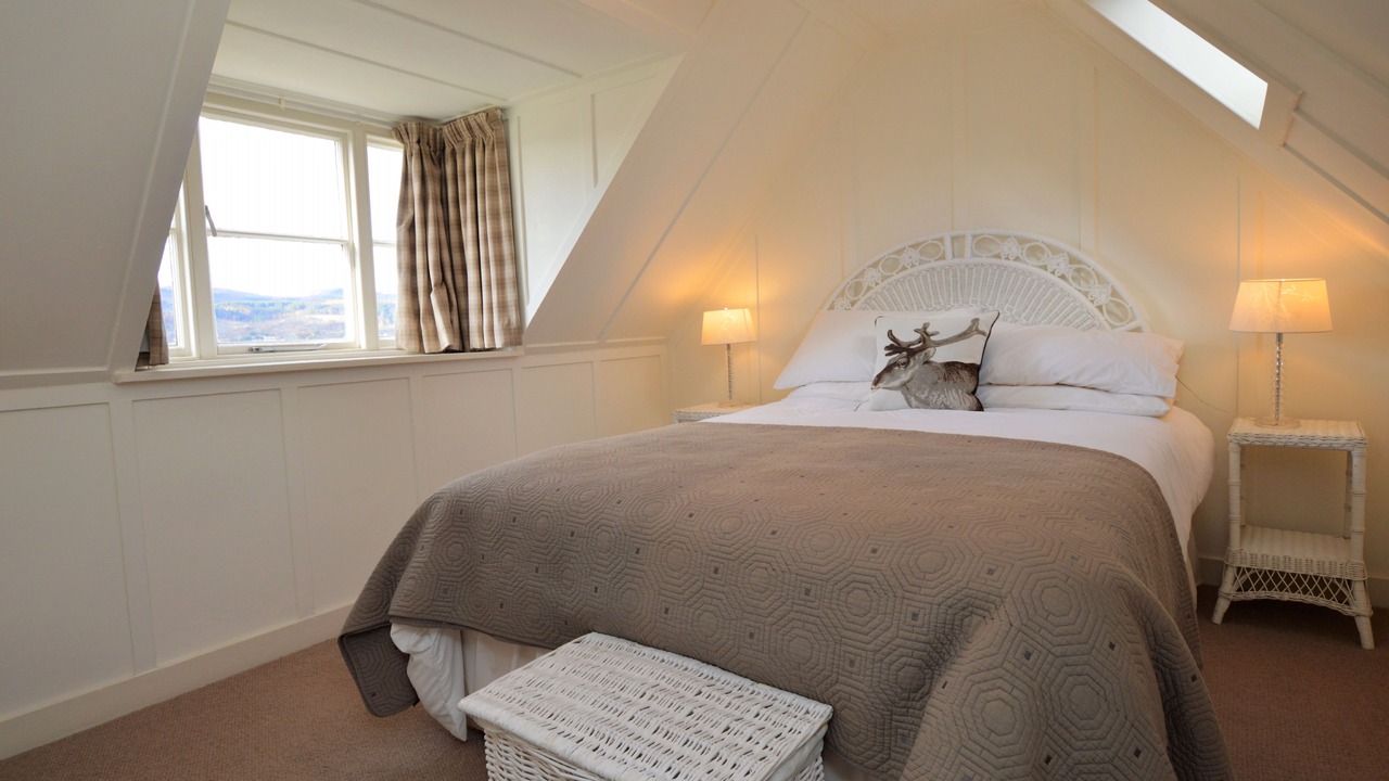 Photo of Bedroom in Cairndow