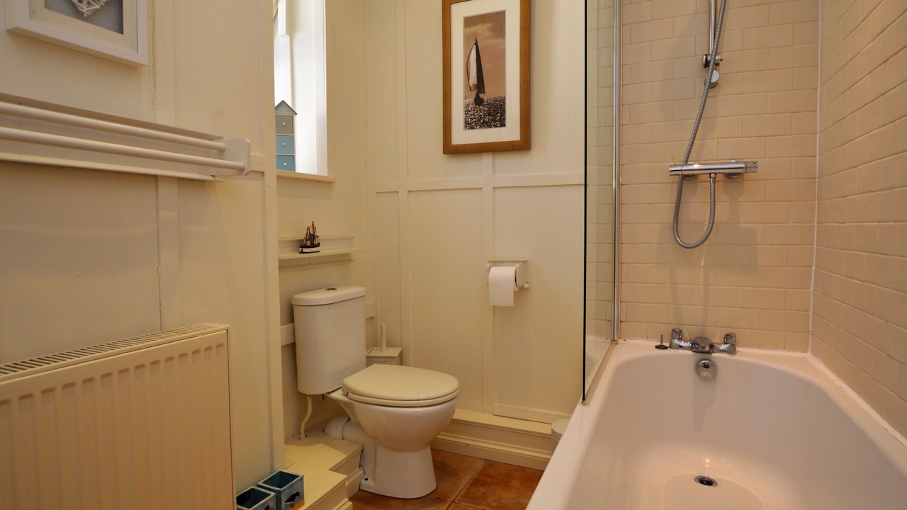 Photo of Bathroom in Cairndow