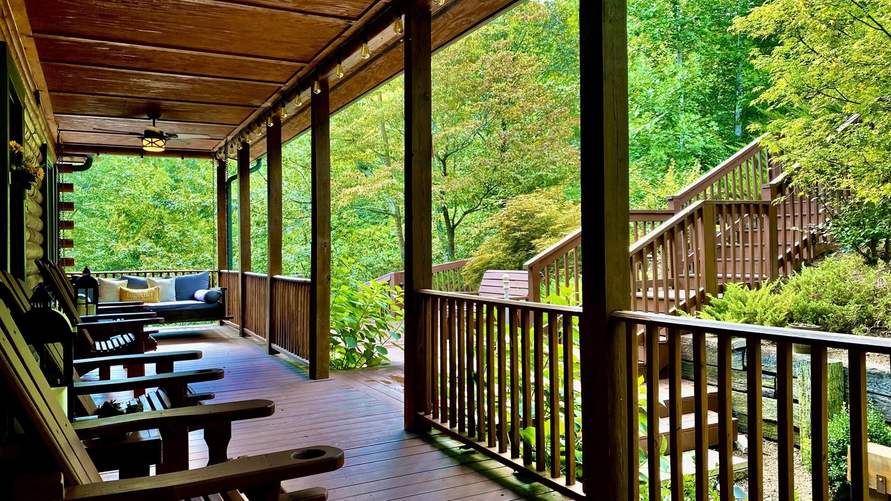 Photo of Patio Balcony in Lake Lure