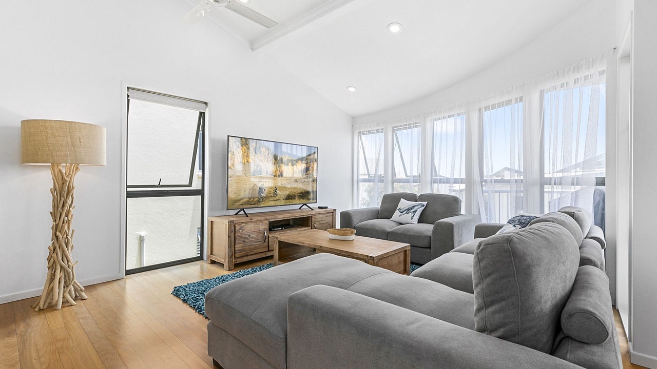 Photo of Livingroom in Castaways Beach