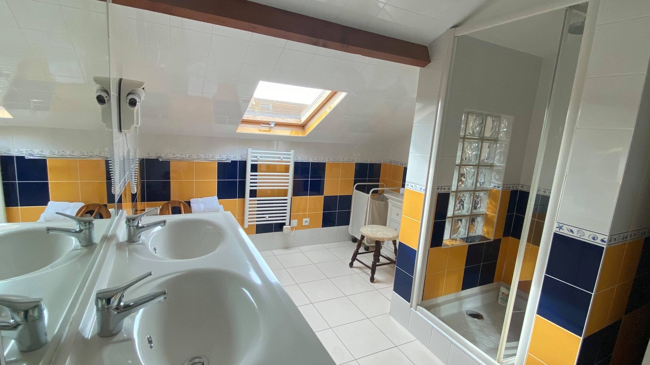 Photo of Bathroom in Basly