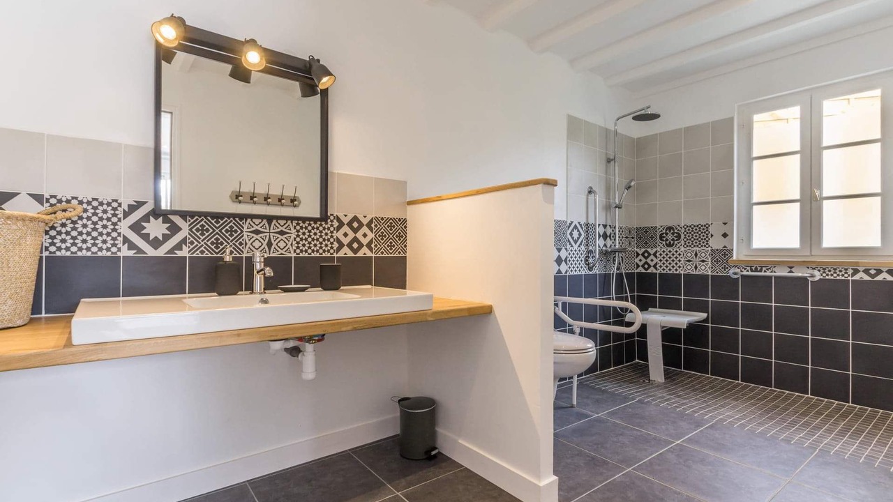 Photo of Bathroom in Bricqueville-sur-Mer