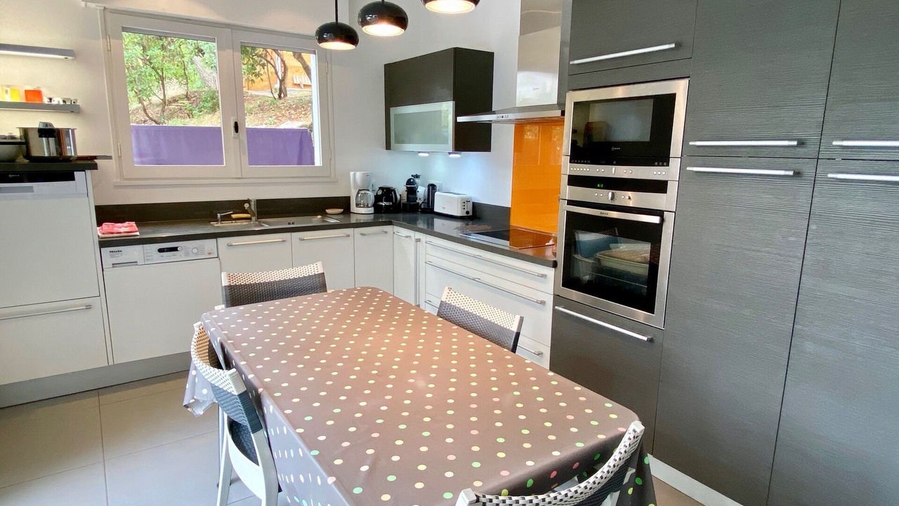 Photo of Kitchen in Piraillan