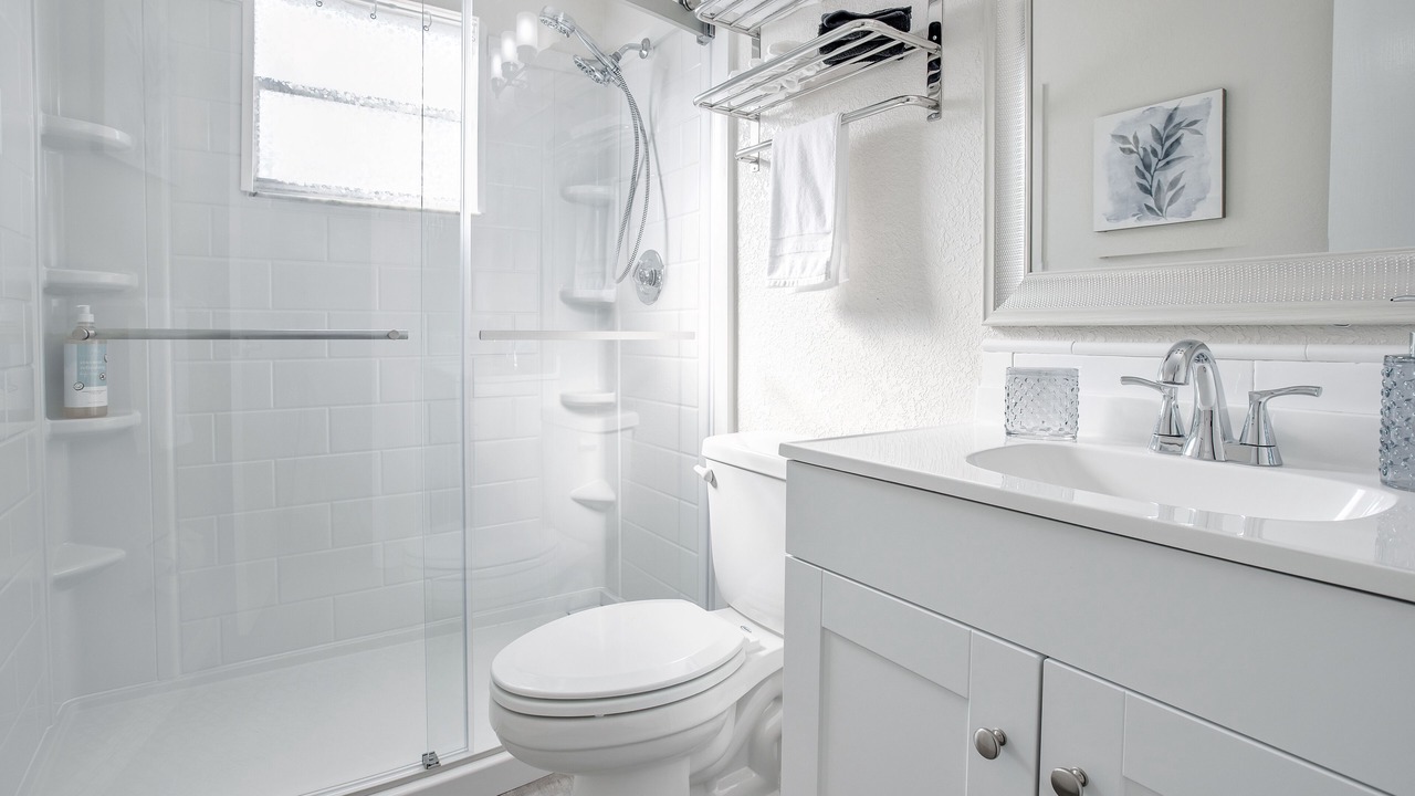 Photo of Bathroom in Indian Beach Sapphire Shores