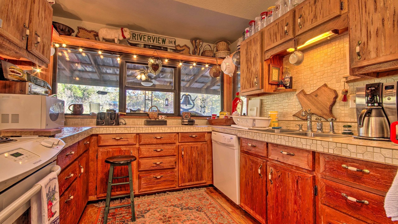Photo of Kitchen in Mammoth Spring