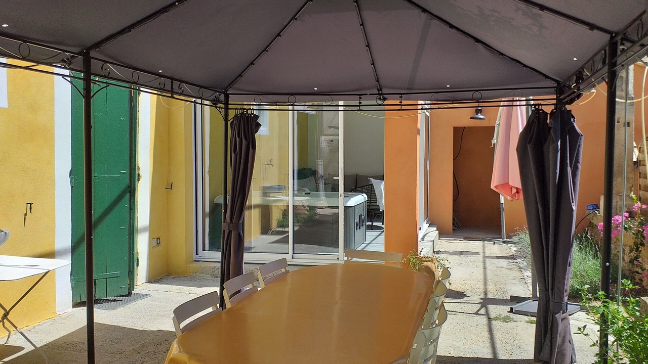 Photo of Outdoor in Lambesc