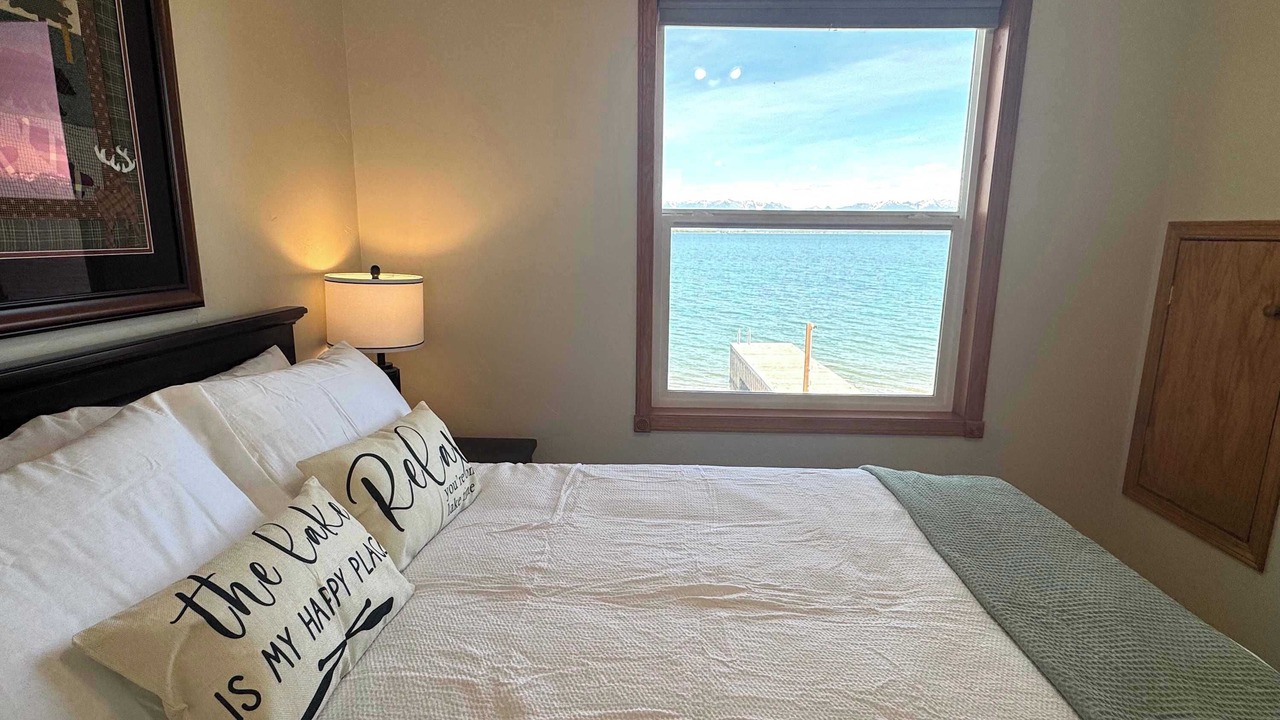 Photo of Bedroom in Lakeside