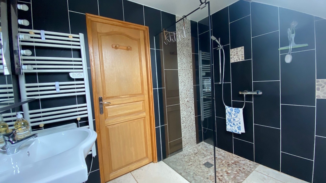 Photo of Bathroom in Nanteau-sur-Essonne