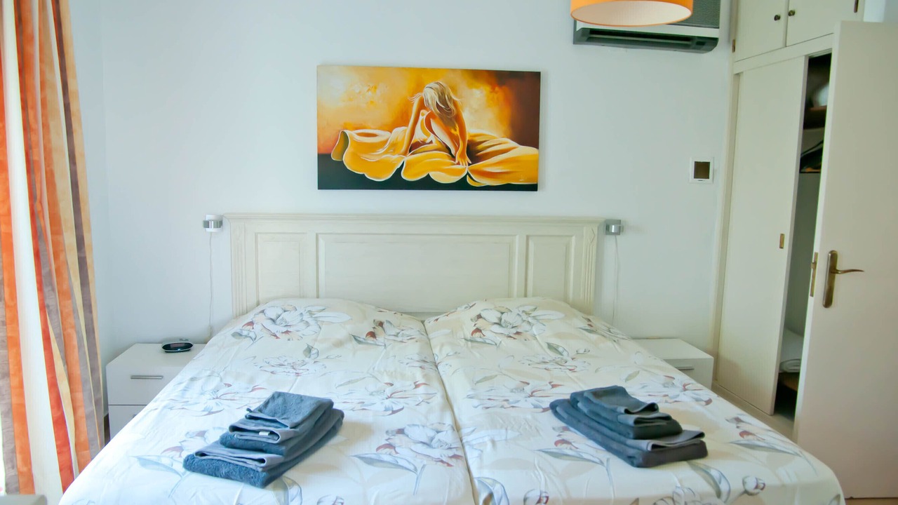 Photo of Bedroom in Alporchinhos