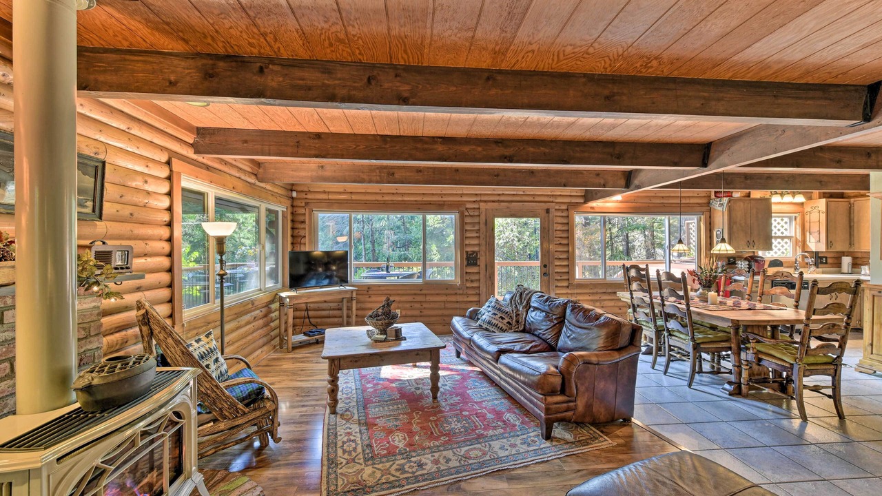 Photo of Livingroom in Pollock Pines