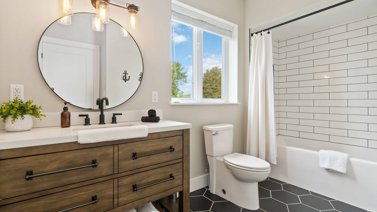 Photo of Bathroom in Edwardsburgh/Cardinal