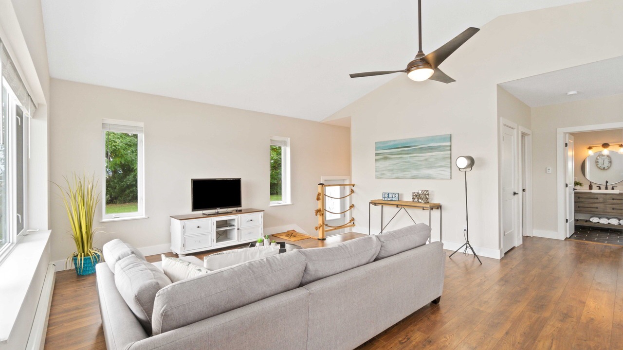Photo of Livingroom in Edwardsburgh/Cardinal
