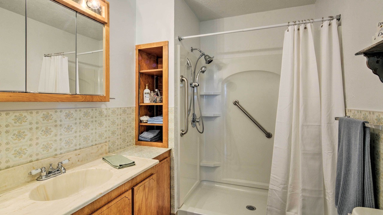 Photo of Bathroom in Grangeville