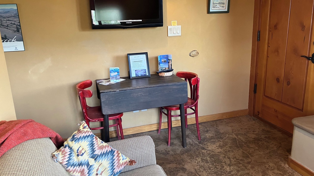 Photo of Livingroom in Okanagan-Similkameen