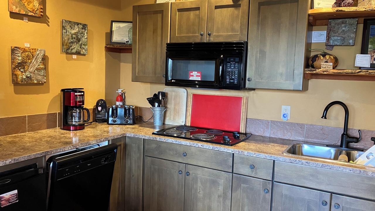 Photo of Kitchen in Okanagan-Similkameen