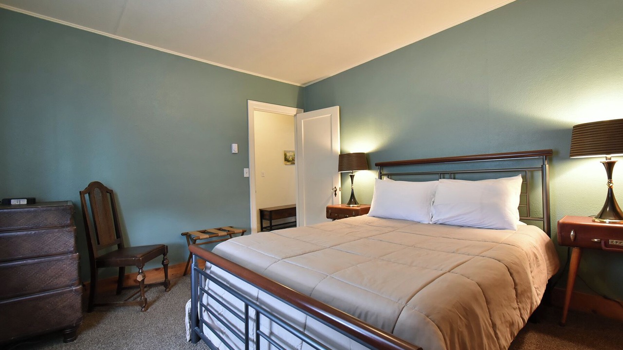 Photo of Bedroom in Harvard