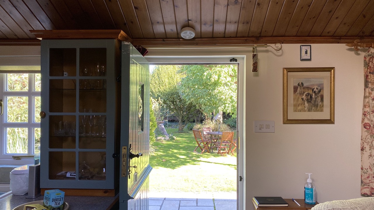Photo of Livingroom in East Knighton