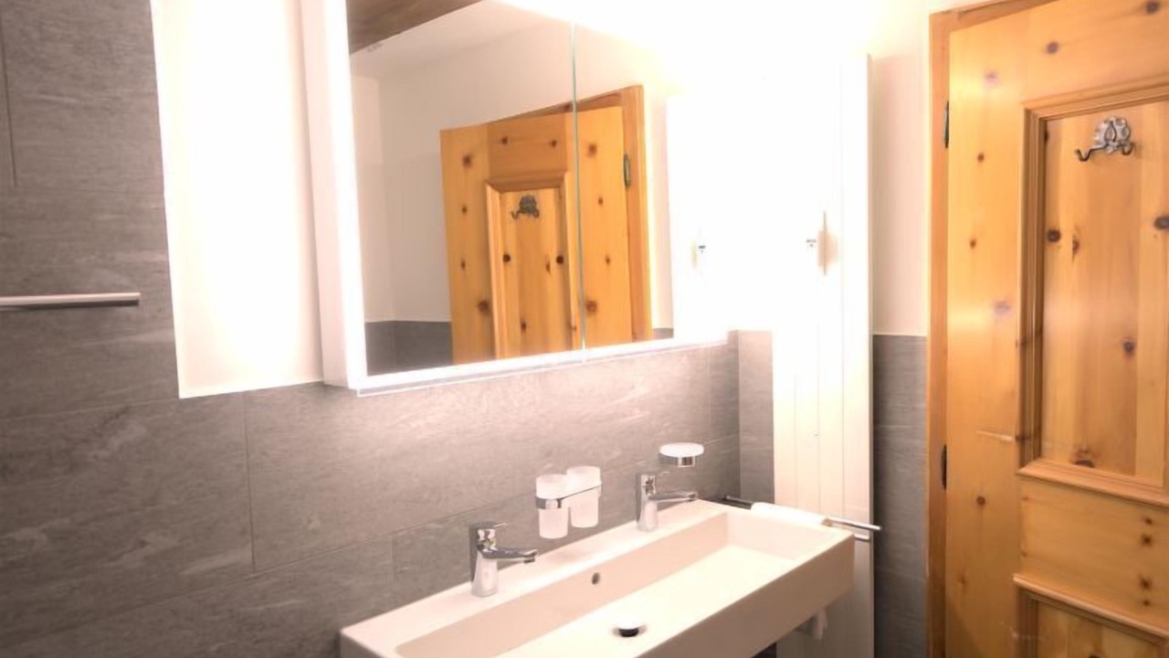 Photo of Bathroom in Surlej