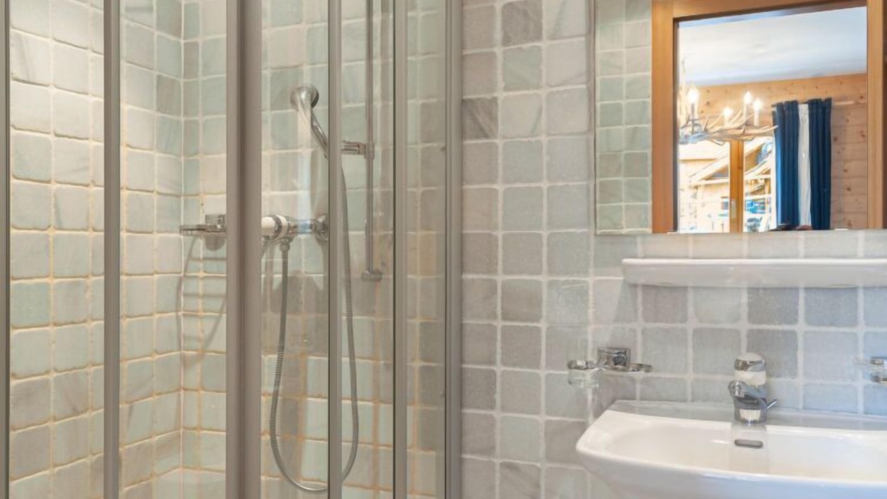 Photo of Bathroom in Saint-Pierre-de-Clages