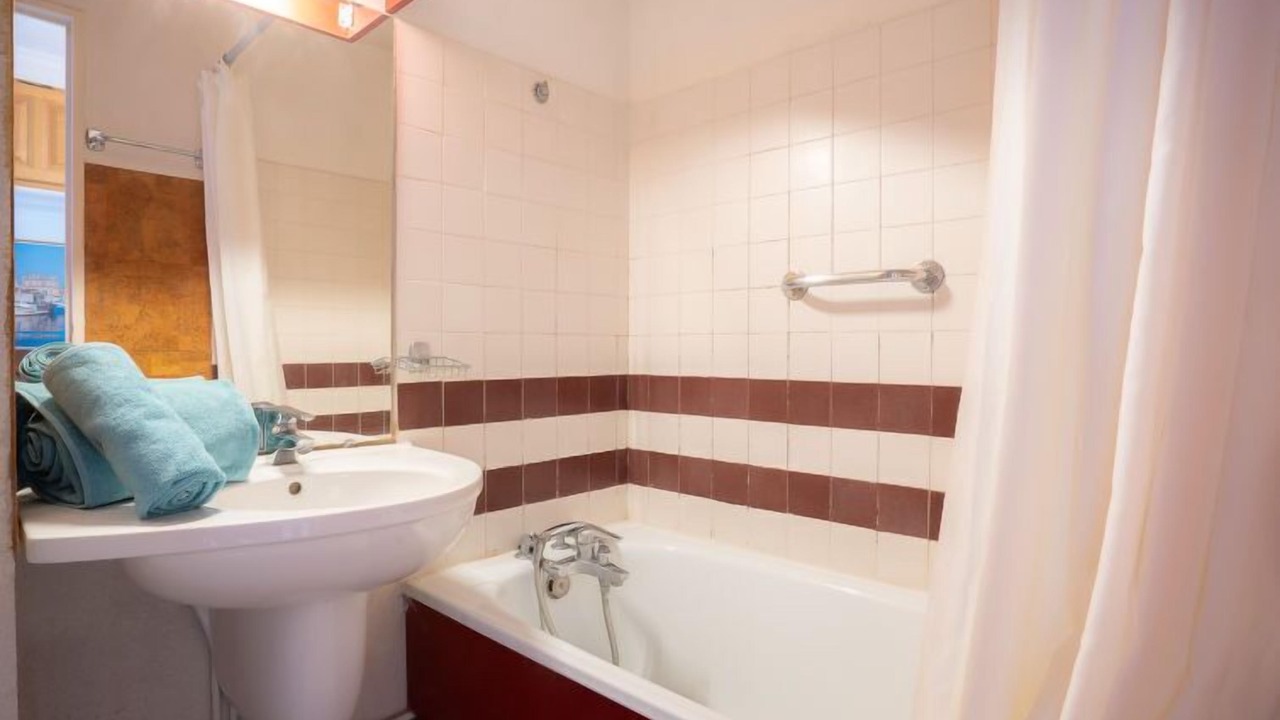 Photo of Bathroom in Le Grau-Du-Roi
