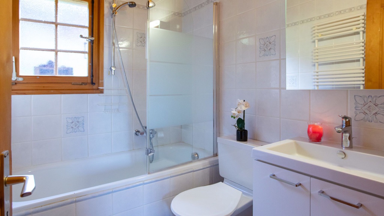 Photo of Bathroom in Arveyes