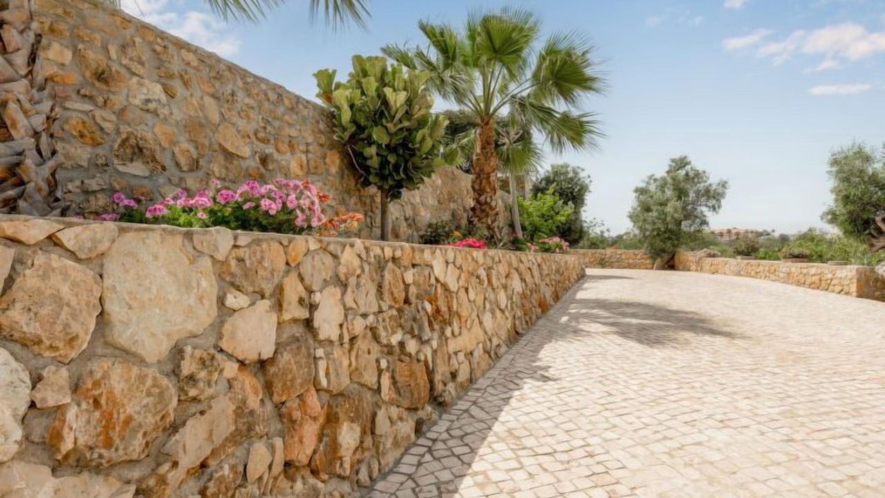 Photo of Outdoor in Alpouvar