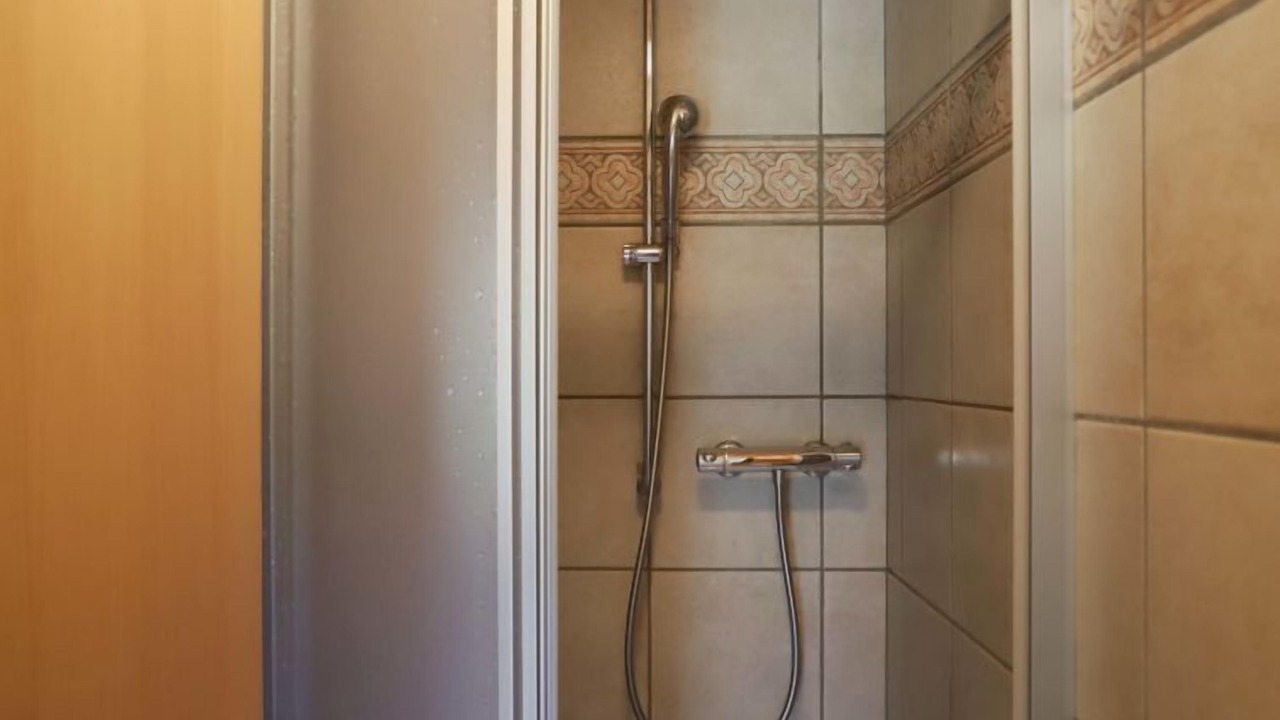 Photo of Bathroom in Saclentse