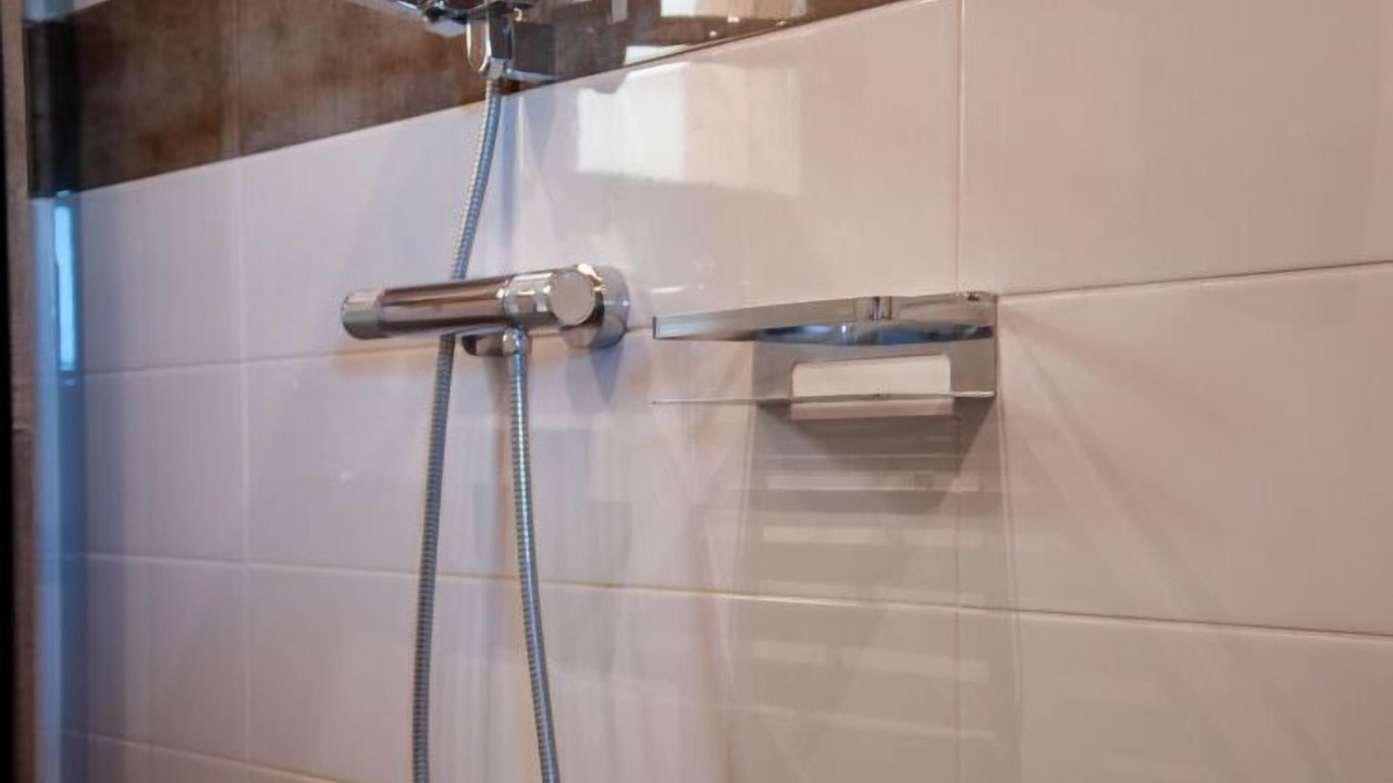 Photo of Bathroom in Saclentse