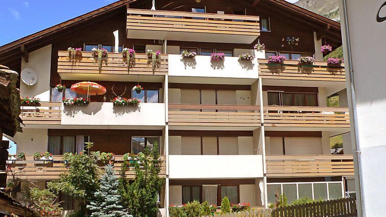 Photo of Outdoor in Taesch