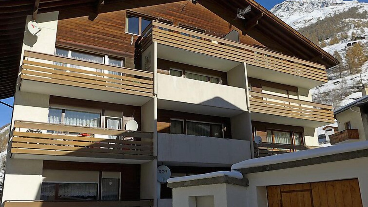 Photo of Outdoor in Taesch
