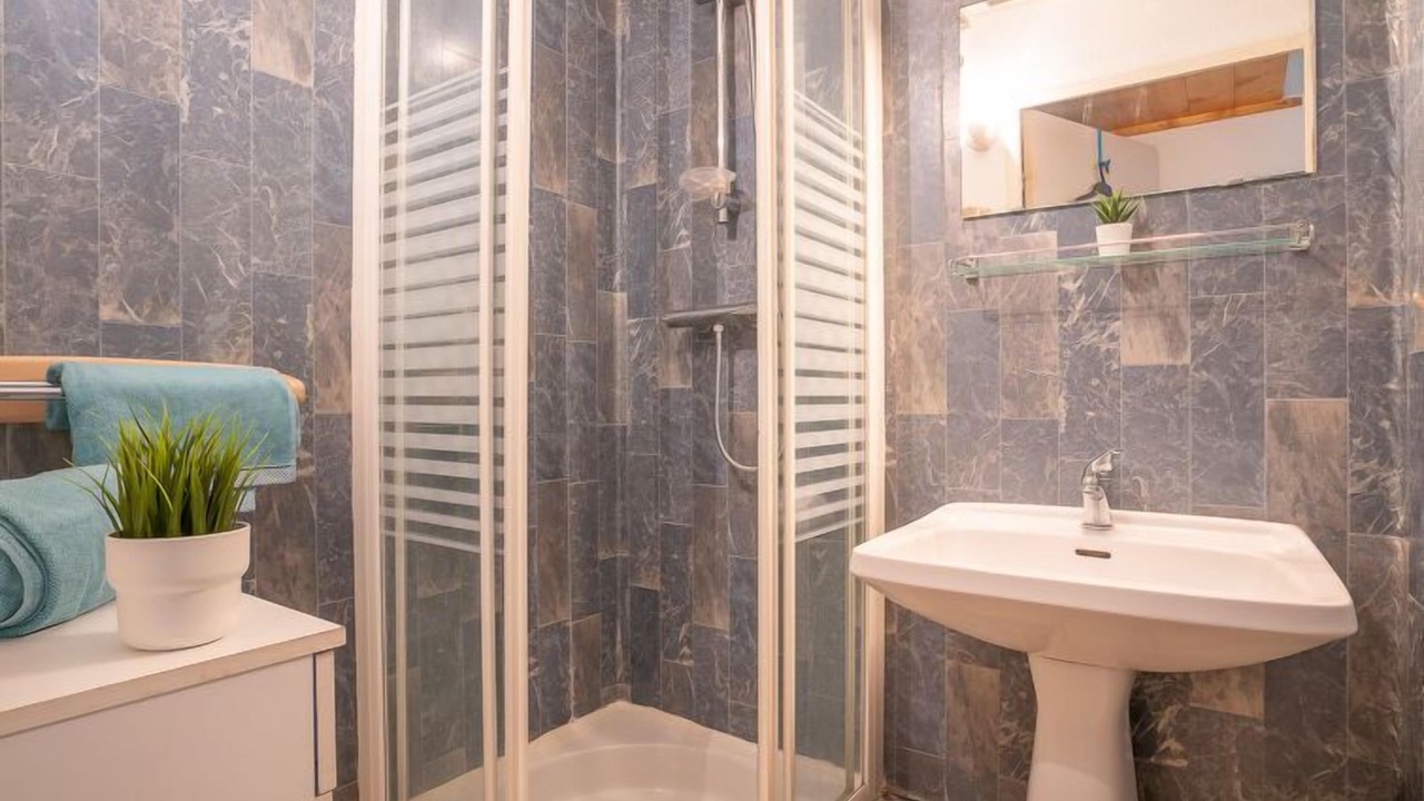 Photo of Bathroom in Le Grau-Du-Roi