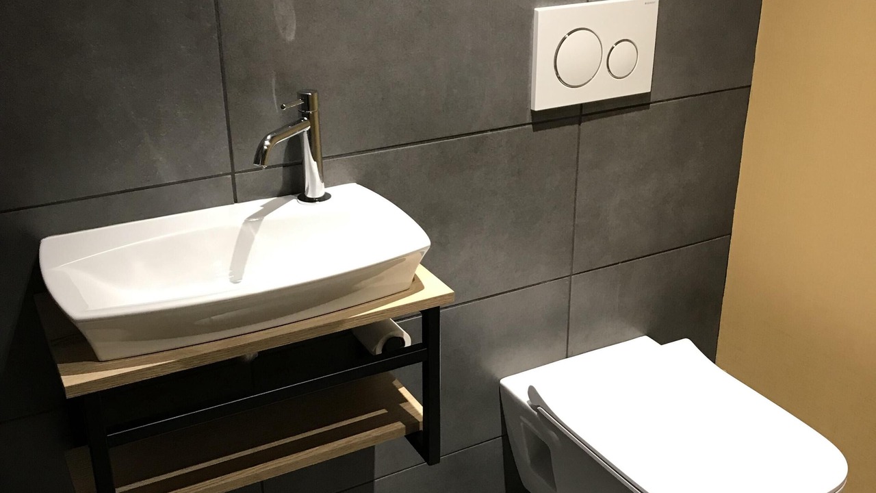 Photo of Bathroom in Commes