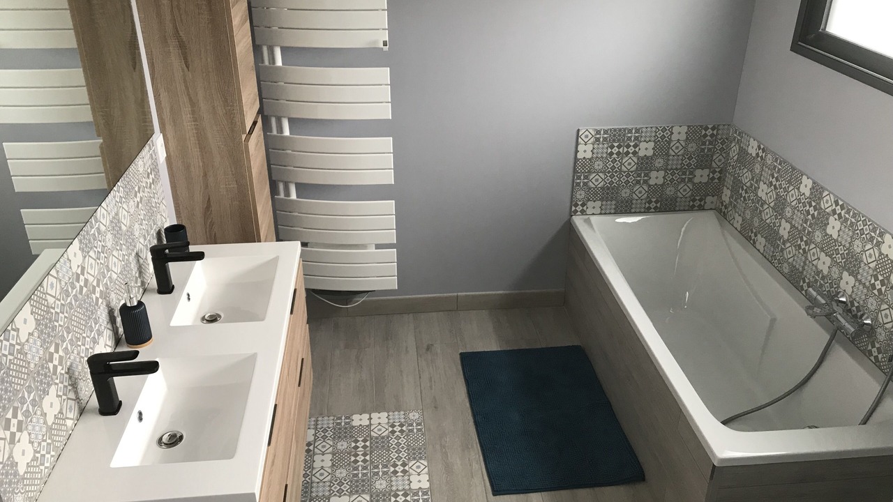 Photo of Bathroom in Commes