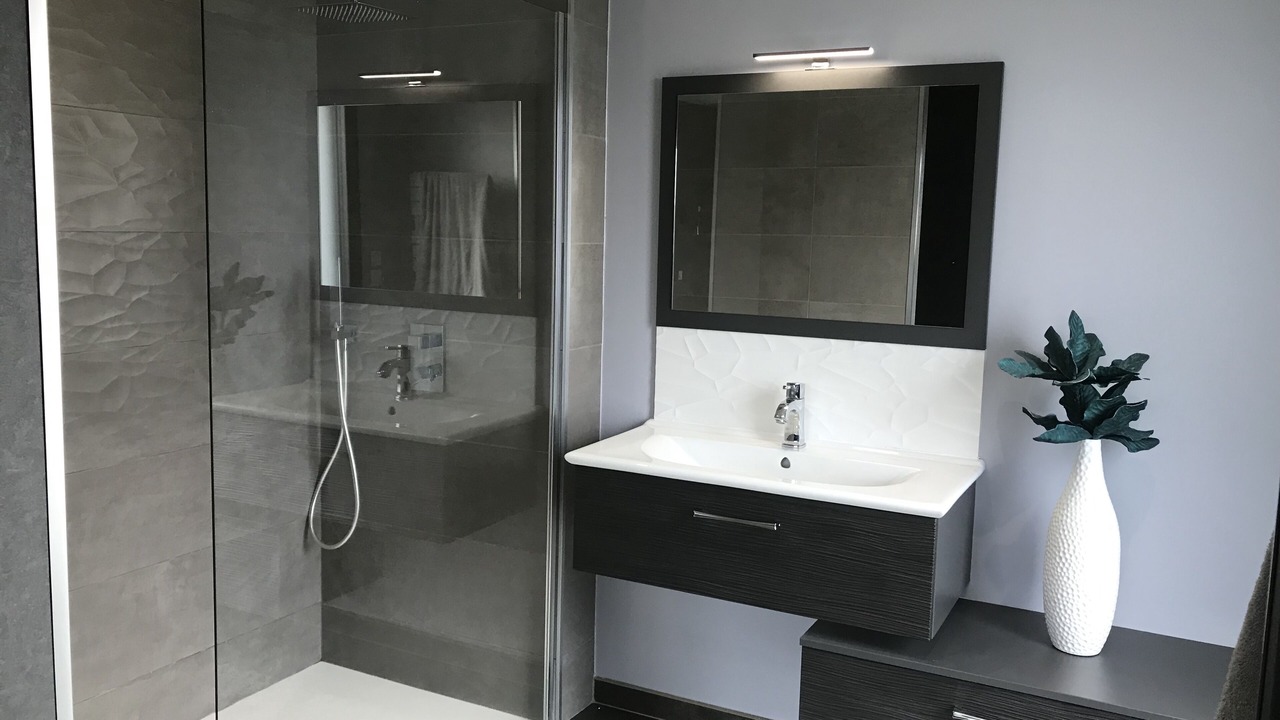 Photo of Bathroom in Commes