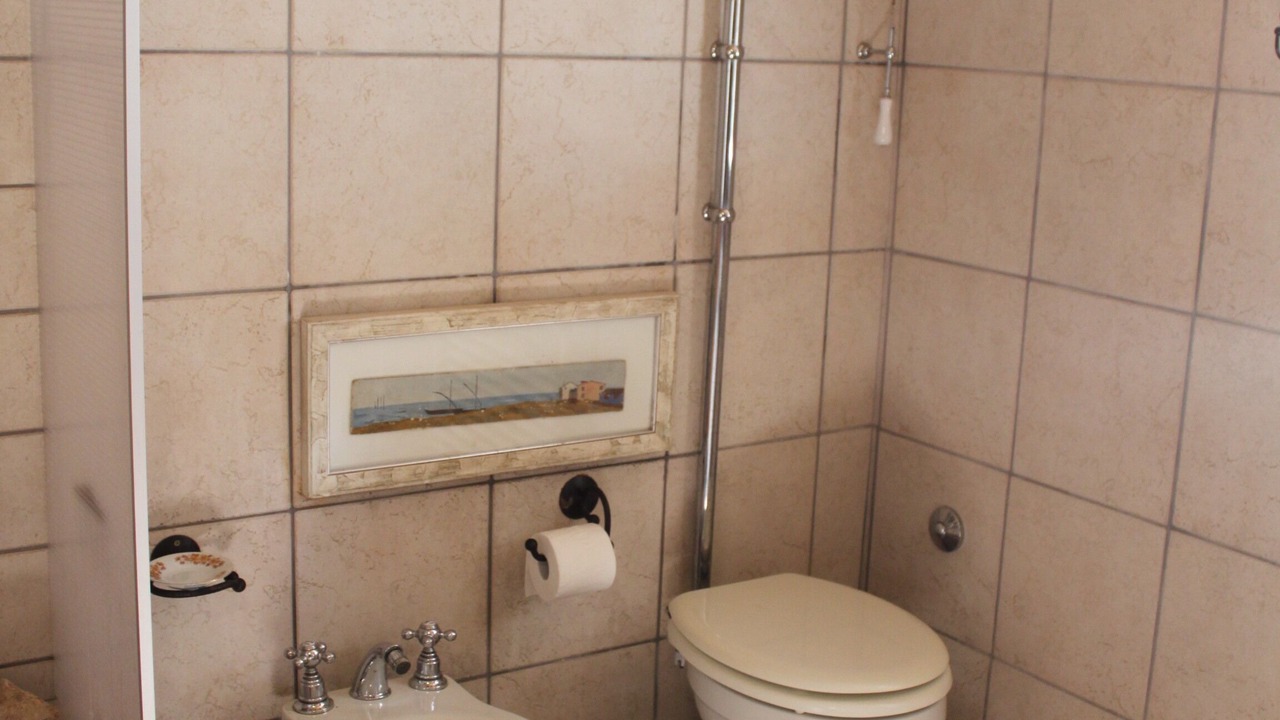 Photo of Bathroom in Peri