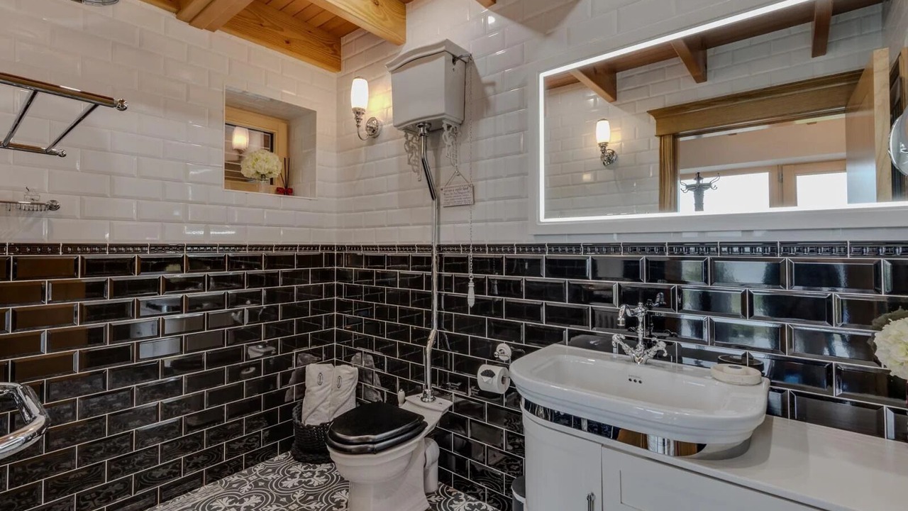 Photo of Bathroom in Cove
