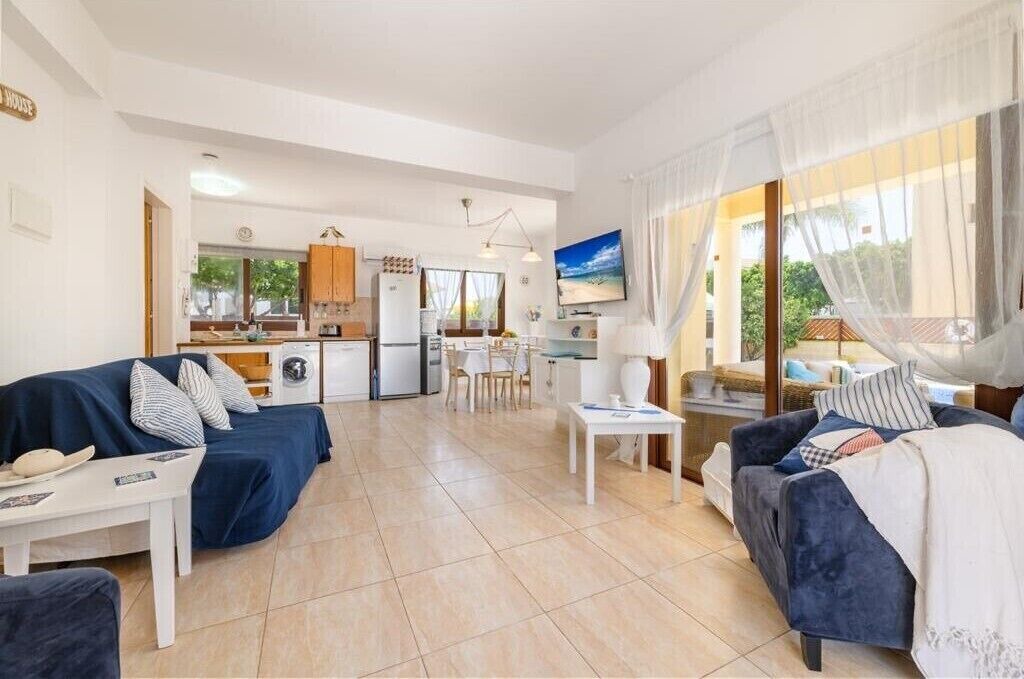 Photo of Livingroom in Ayia Thekla