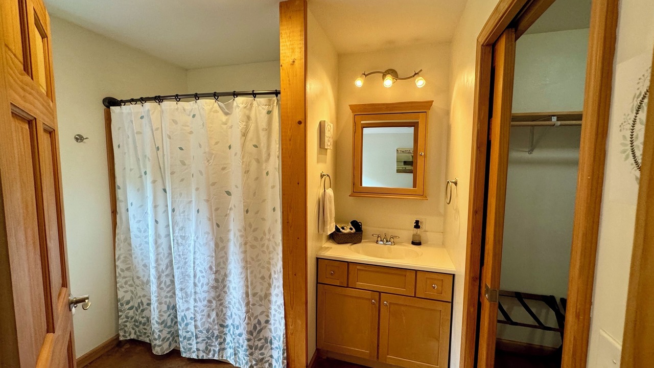 Photo of Bathroom in Alto Pass