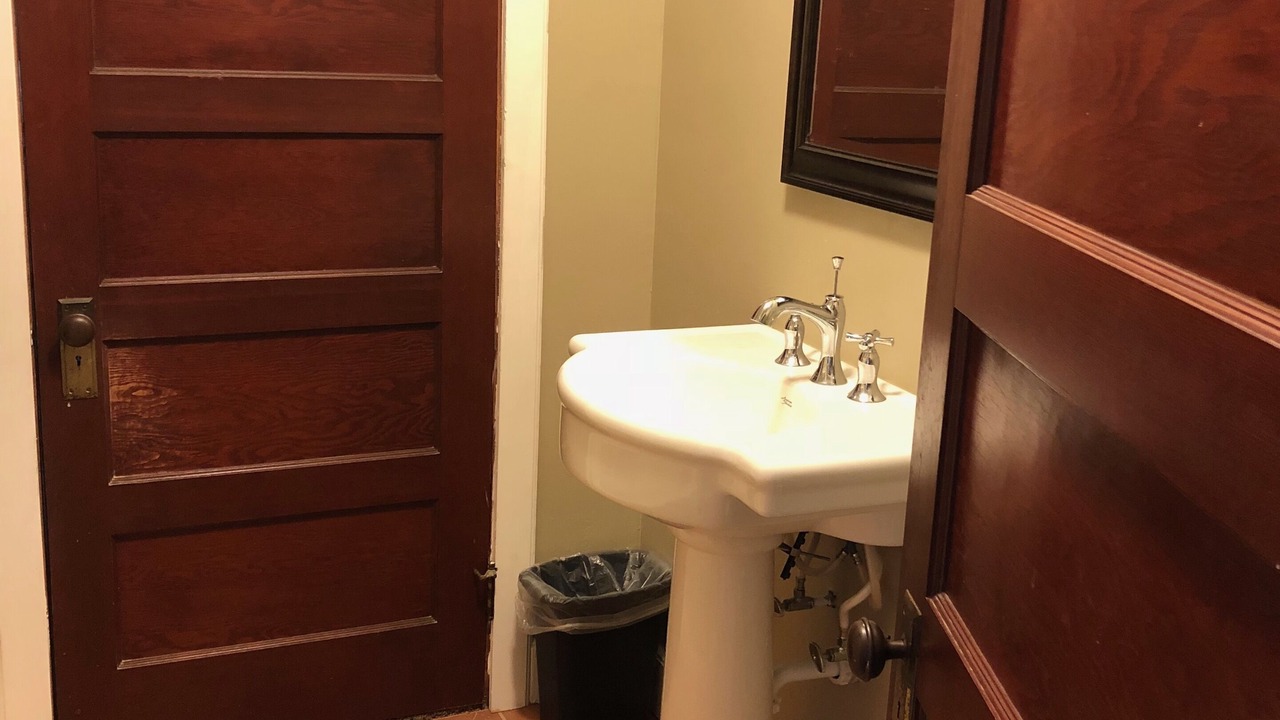 Photo of Bathroom in Nauvoo