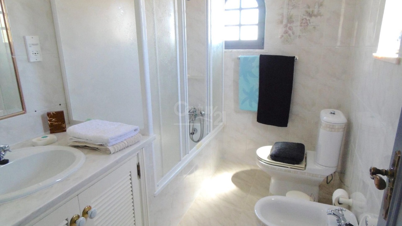 Photo of Bathroom in Guia