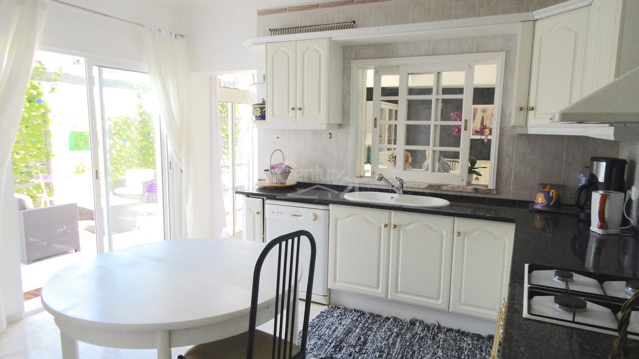 Photo of Kitchen in Guia